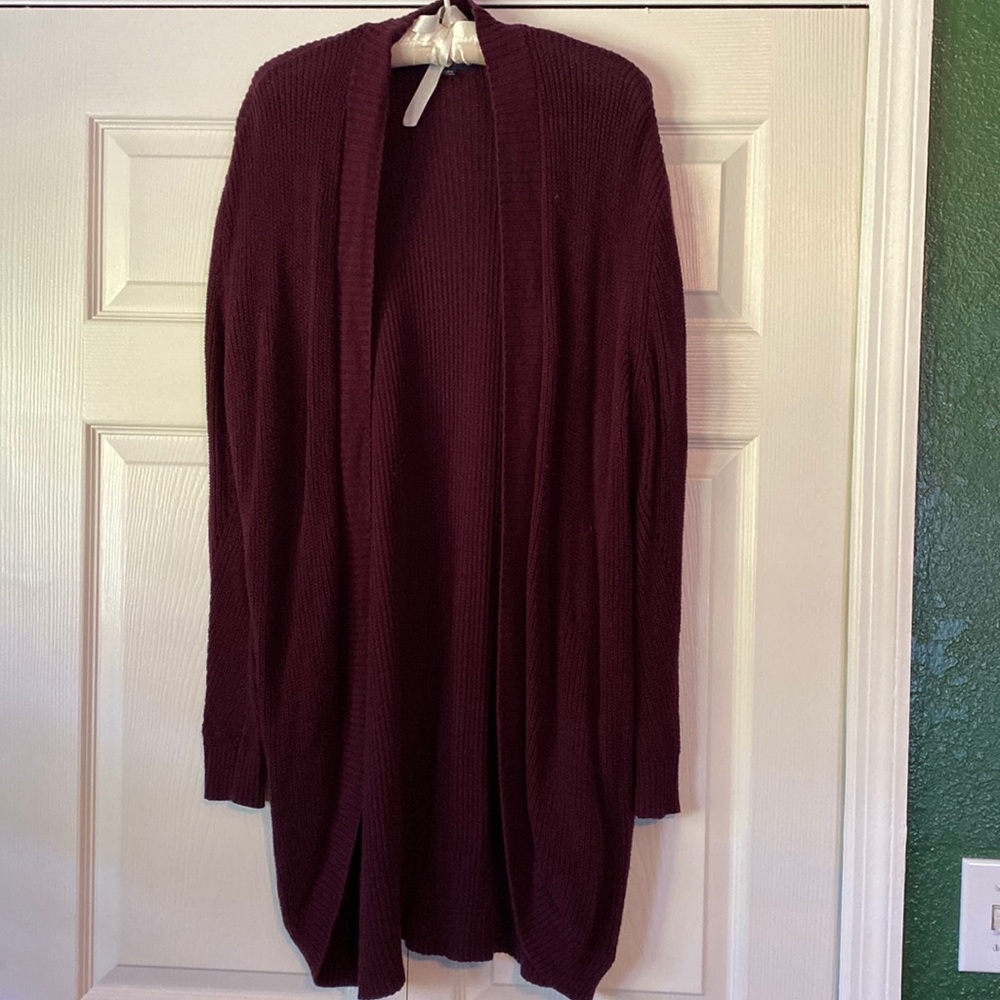 American Eagle cardigan. Gently worn. L